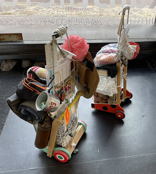 Installatie We are here